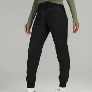 Lululemon Dance Studio Mid-Rise Jogger - Black - Size 6